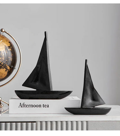 Kreatywny model żaglówki z żywicy – ​​ozdoba do salonu i biurka w stylu marynistycznym 