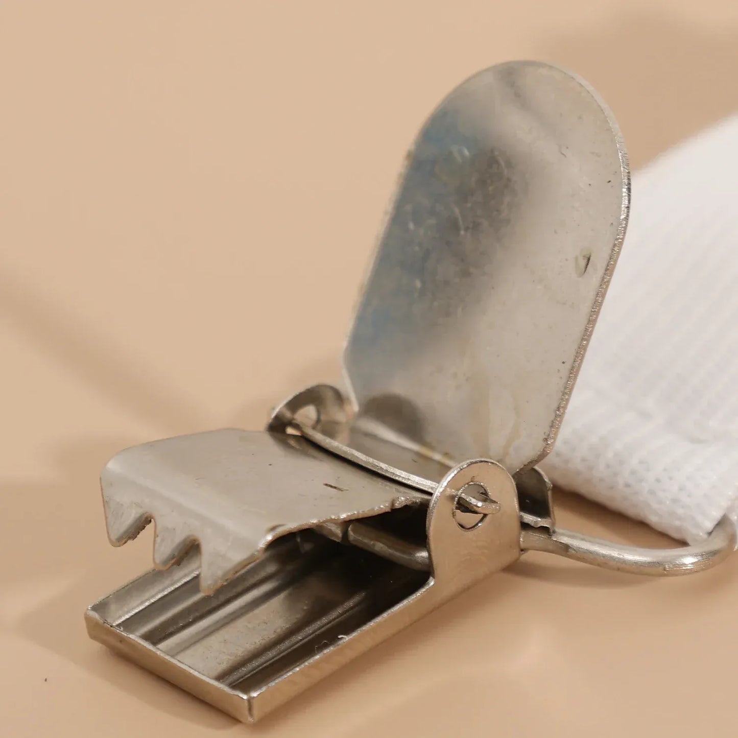 2/4 szt. regulowanych pasków do prześcieradła | Antypoślizgowe, elastyczne zapięcia do materaca i uchwyty na pokrowce 