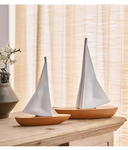 Kreatywny model żaglówki z żywicy – ​​ozdoba do salonu i biurka w stylu marynistycznym 