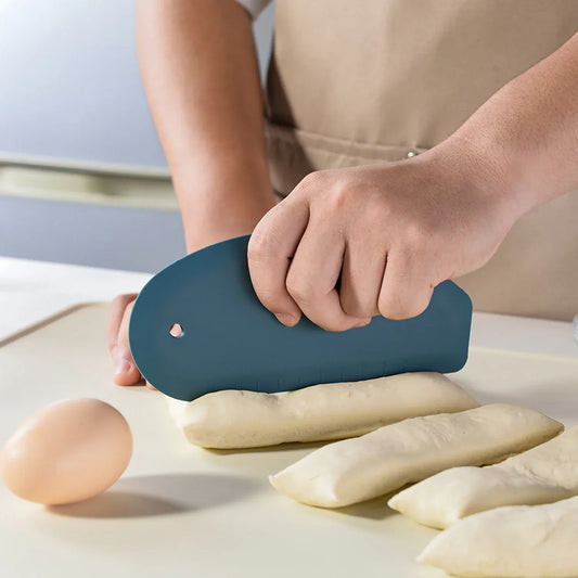 Wielofunkcyjny skrobak i krajalnica do ciasta – skrobak stołowy ze stali nierdzewnej do chleba, ciast i ciasta francuskiego