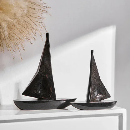 Kreatywny model żaglówki z żywicy – ​​ozdoba do salonu i biurka w stylu marynistycznym 