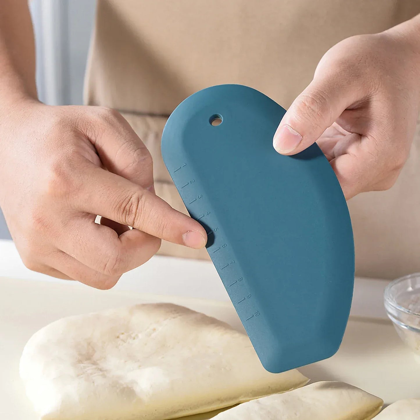 Wielofunkcyjny skrobak i krajalnica do ciasta – skrobak stołowy ze stali nierdzewnej do chleba, ciast i ciasta francuskiego